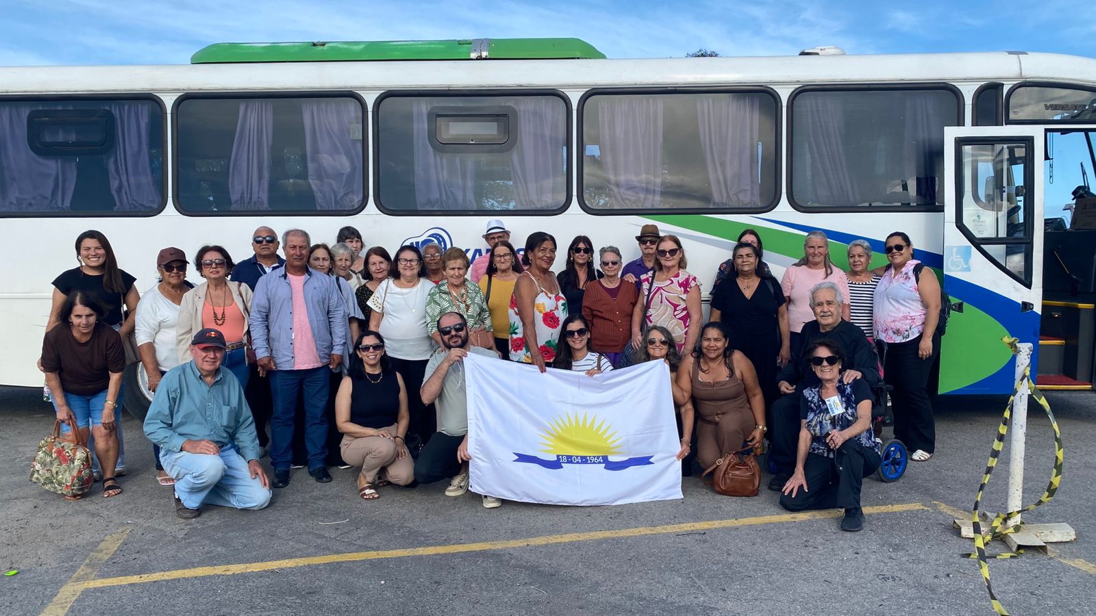 Idosos do SCFV de Itarana participam de passeio cultural à Feira dos Municípios e encerramento da campanha Maio Amarelo